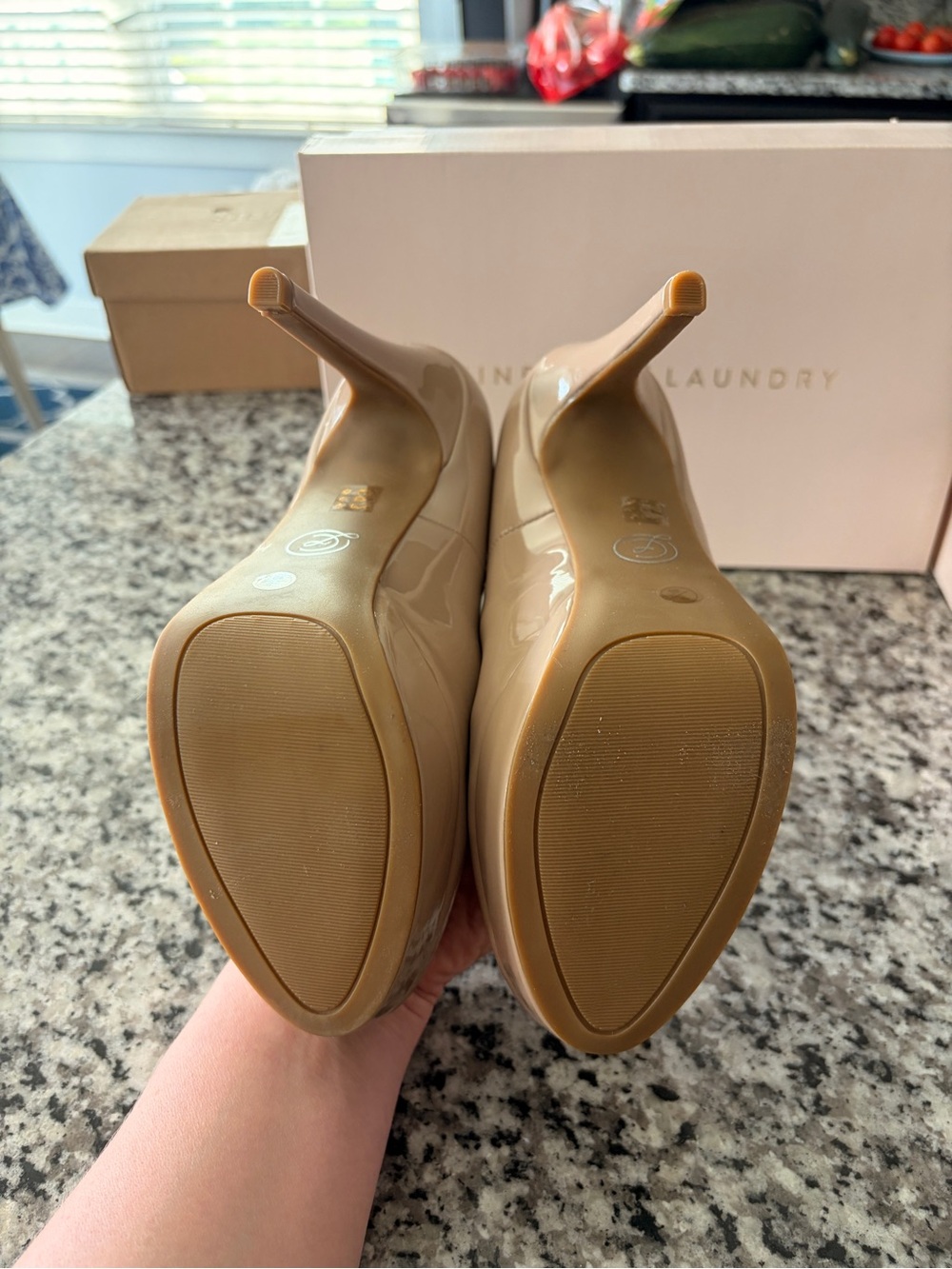 New Women’s 9 Chinese Laundry Nude Patent Platform Pumps - Picture 6 of 9